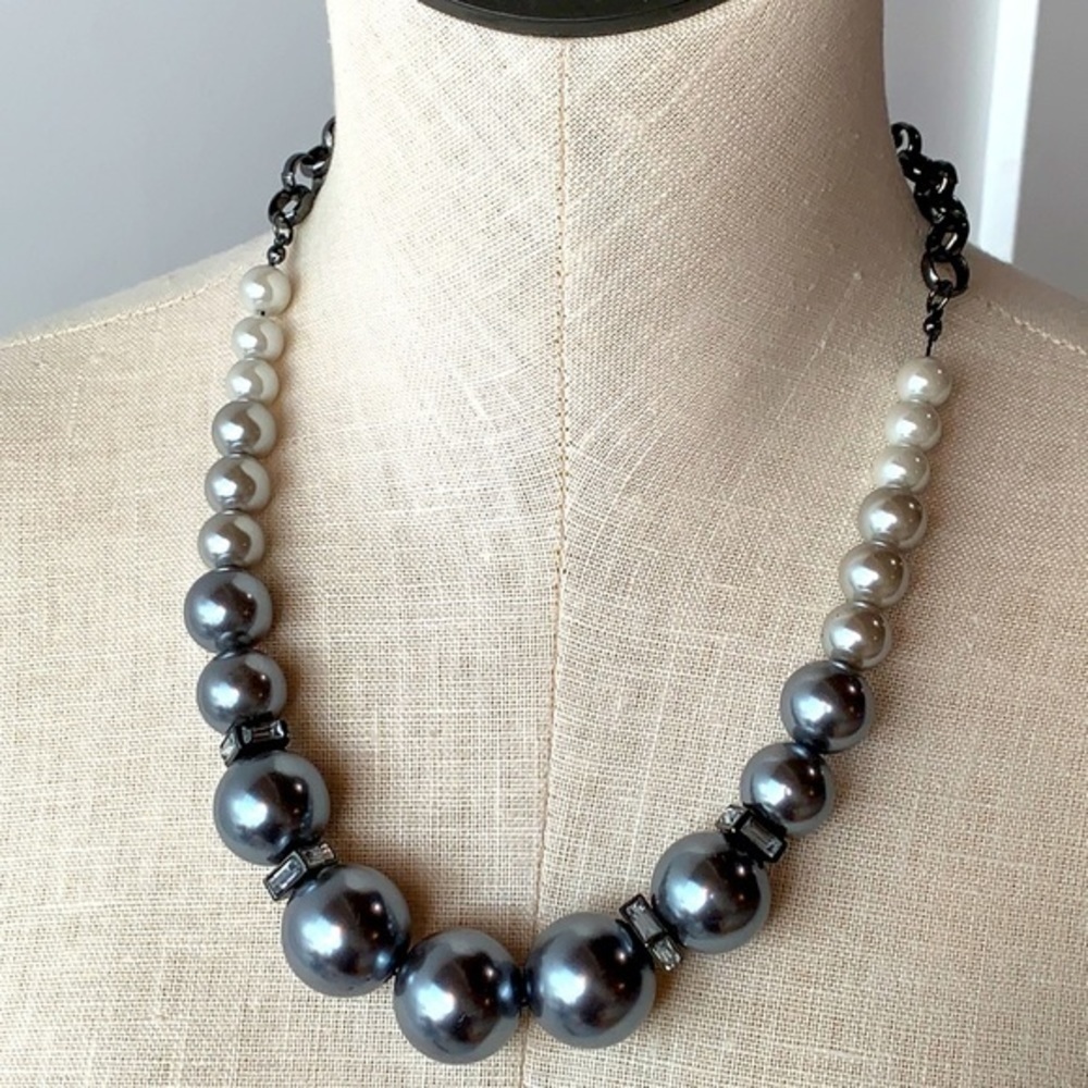 Charming Charlie metallic silver graduated chunky large bead statement necklace